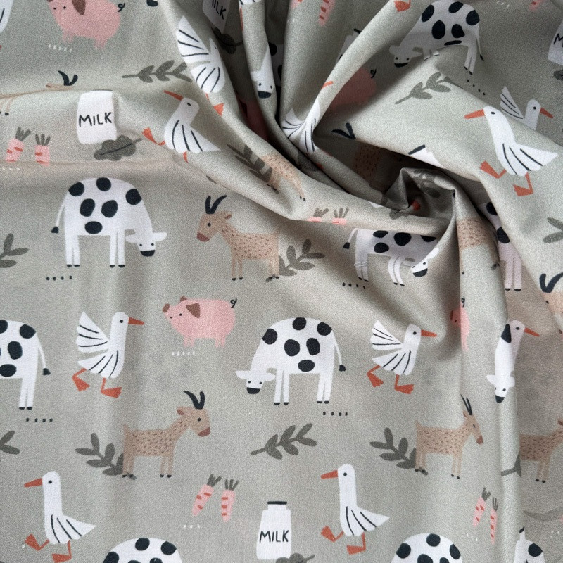 06283.004 Poplin GOTS farm animals, sage